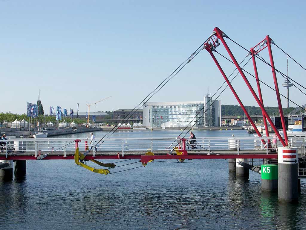 Die Hörnbrücke in Kiel  Deutschland mal anders